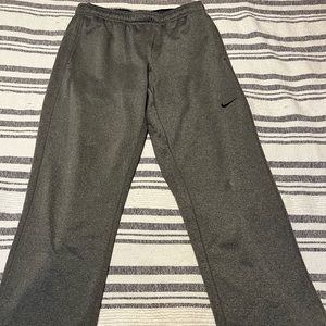 Nike Therma Fit Fleece Sweatpants Men’s Medium Heather Gray